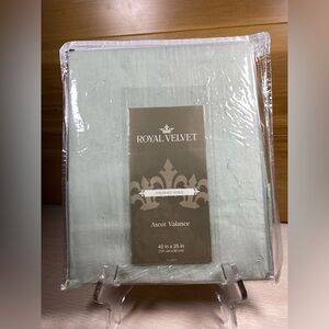 Set of 2 Royal Velvet Crushed Voile Ascot Valance 40 in X 25 Sage